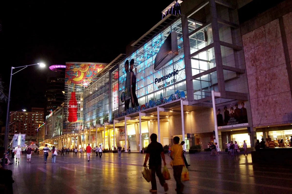 Торговый центр CentralWorld в районе Сиам — центр шопинга в Бангкоке
