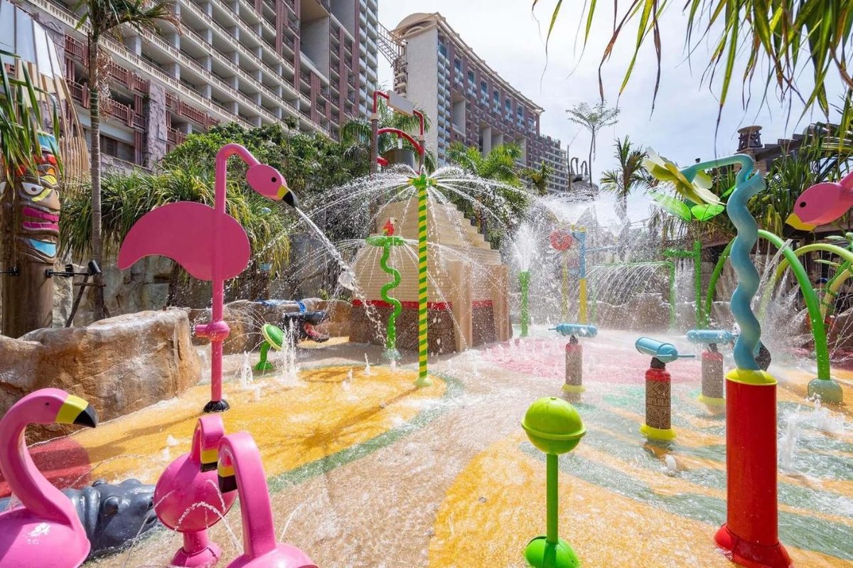 Официальный интерьер семейного номера Deluxe в Centara Grand Mirage Beach Resort Pattaya
