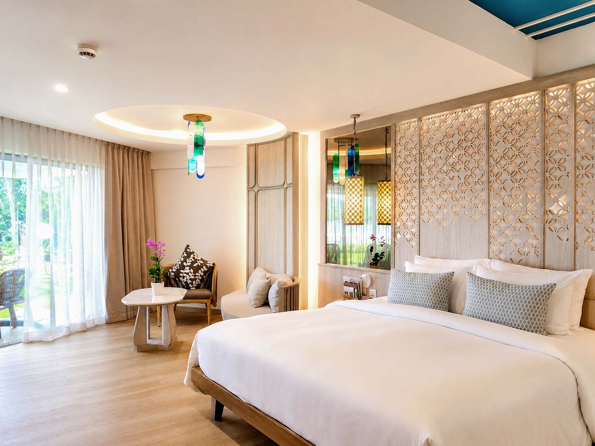 Официальный интерьер номера Junior Suite Oceanfront в отеле Katathani Phuket Beach Resort