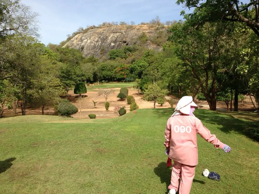 Пятая лунка Par 3 старейшего королевского гольф-клуба Royal Hua Hin Golf Club в Таиланде