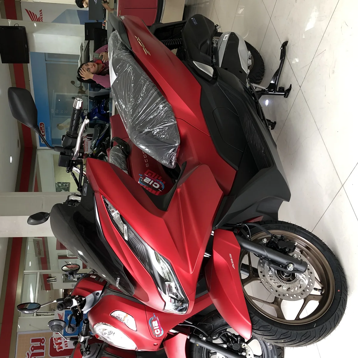 Популярный скутер Honda PCX 160 ABS для аренды в Таиланде